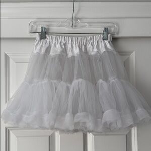 Girls White Tulle Skirt ✨